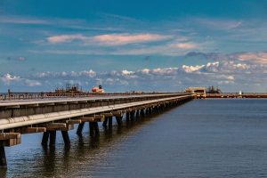 bridge-investors-sea